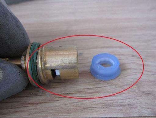 水龍頭滴水怎么處理？看步驟圖跟著老師傅一步步操作一下吧！