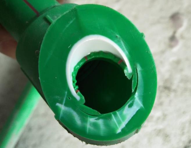 PPR沒有焊成雙眼皮會漏水嗎?截斷后我震驚了! PPR沒有焊成雙眼皮會漏水嗎?截斷后我震驚了!