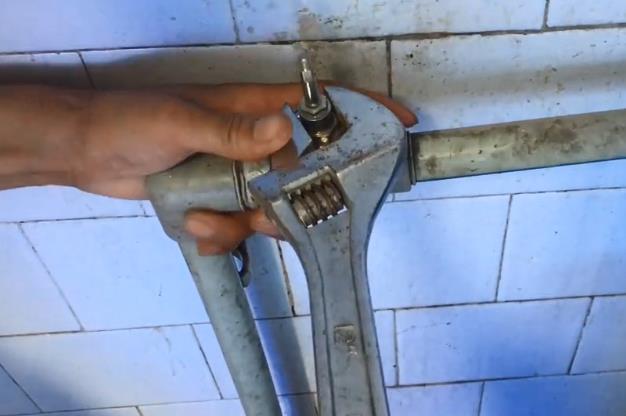 水管閥門拆卸步驟圖,老師傅全程圖解怎么換! 水管閥門拆卸步驟圖,老師傅全程圖解怎么換!